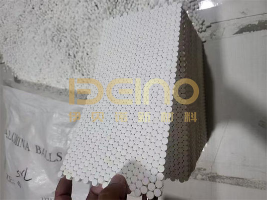 घिसाव प्रतिरोधी सिरेमिक शीट सीमेंट, स्टील और खनन उपकरणों की घिसाव समस्याओं का समाधान करती हैं।